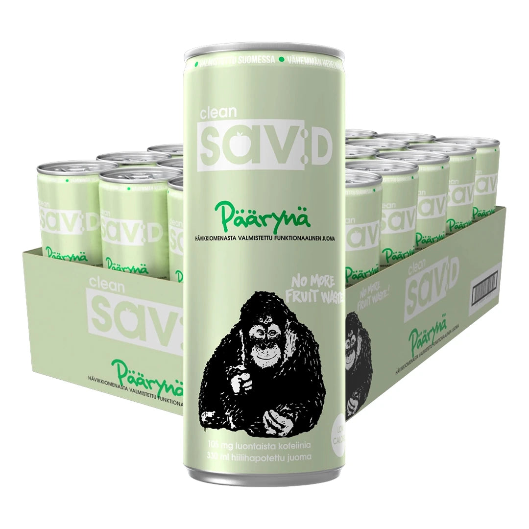 24 x Clean sav:D 330 ml Päärynä vaaleanvihreässä laatikossa, jossa on sävyyn sopivia energiajuomatölkkejä apinan kuvalla.