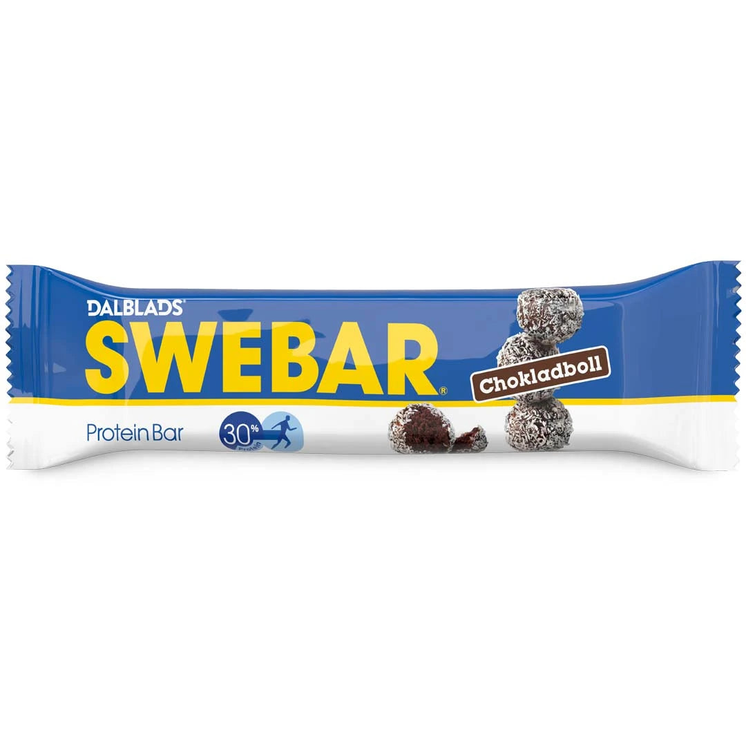 Dalblads Swebar 55 g -proteiinipatukka sinivalkoisessa pakkauksessa keltaisilla yksityiskohdilla, makuna suklaapallo., kuva 6/6