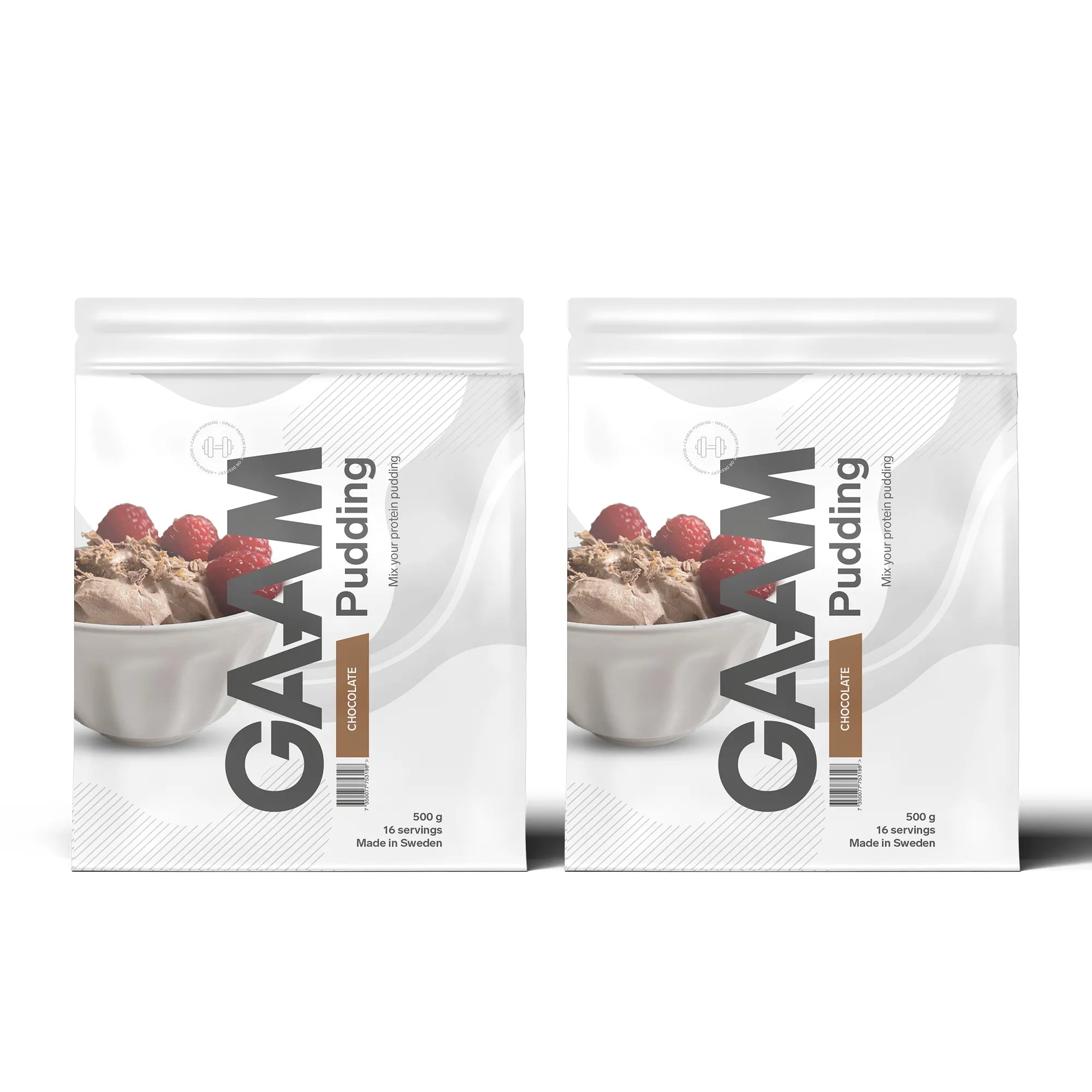 2 x GAAM Pudding 500 g -proteiinipudding kahdessa valkoisessa pussissa ruskeilla yksityiskohdilla, makuna suklaa.