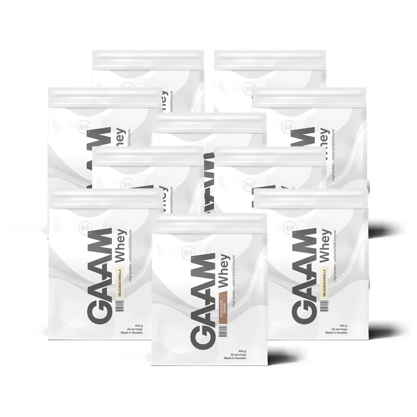 10 x GAAM Whey 900 g -proteiinijauhe kymmenessä valkoisessa pussissa harmailla yksityiskohdilla, useita eri makuja.