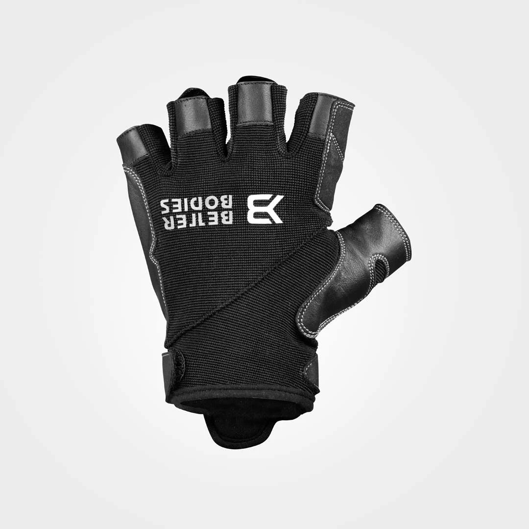 Musta Better Bodies Pro Gym Gloves Black -treenihanska, valmistettu nahasta ja joustavasta materiaalista, valkoinen logo.