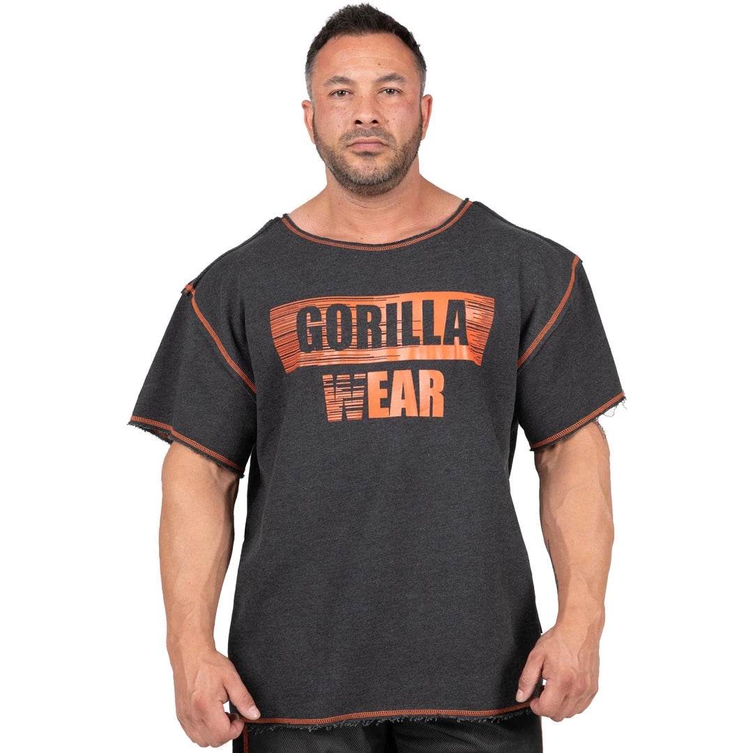 Tummanharmaa Gorilla Wear Wallace Workout Top Grey/Orange -oversized-treenipaita, jossa on oranssi logo ja raakareunat., kuva 2/4