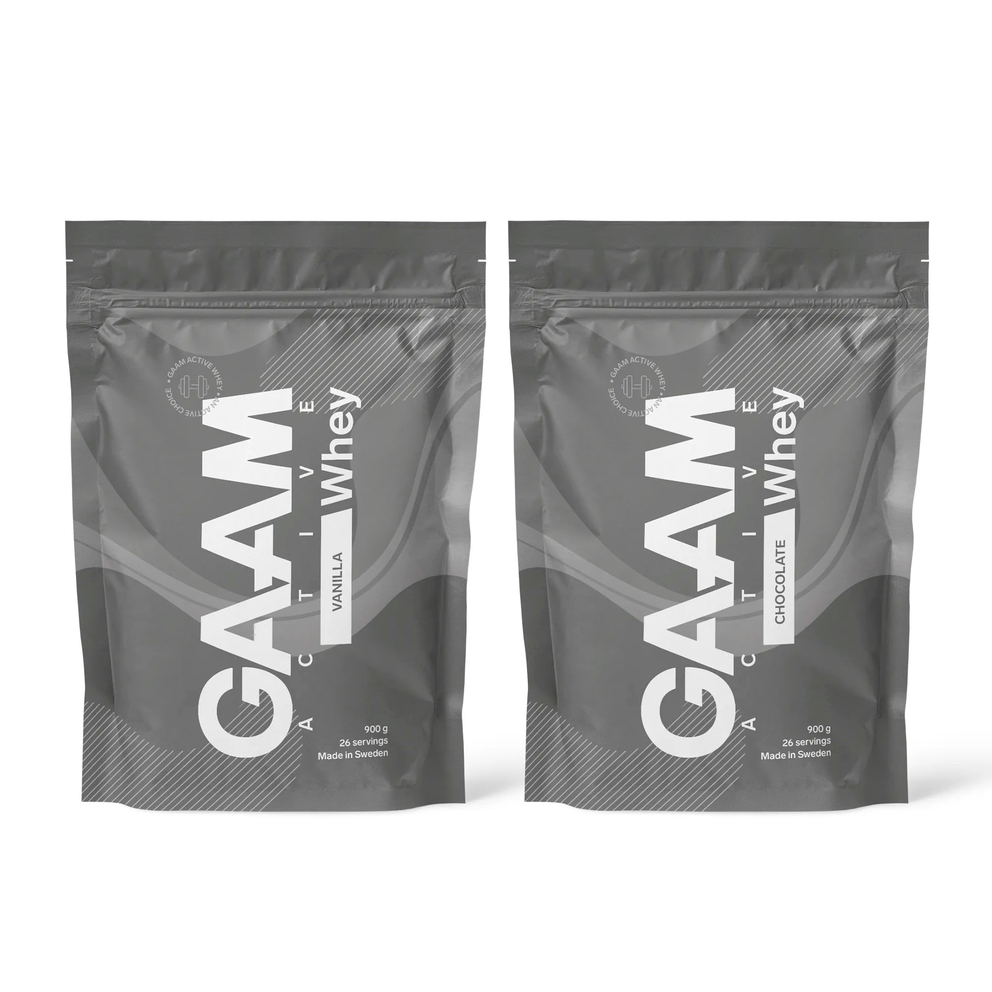 2 x GAAM Active Whey -proteiinijauhe 900 g kahdessa harmaassa pussissa valkoisella tekstillä, makuina Vanilla ja Chocolate.