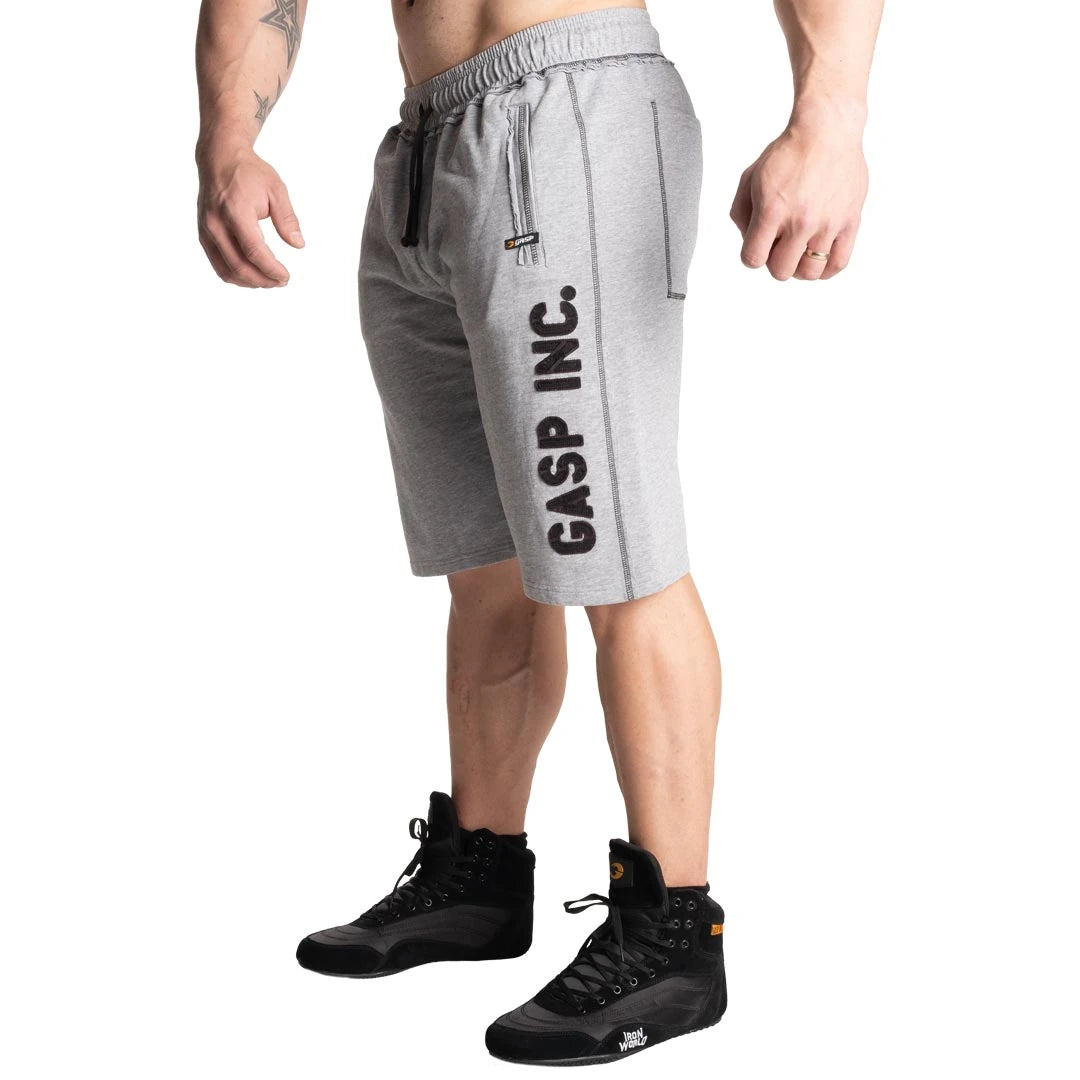 Vaaleanharmaat GASP Division Sweatshorts Light Grey Melange -treenishortsit mustalla logolla ja kiristysnauhalla., kuva 2/2