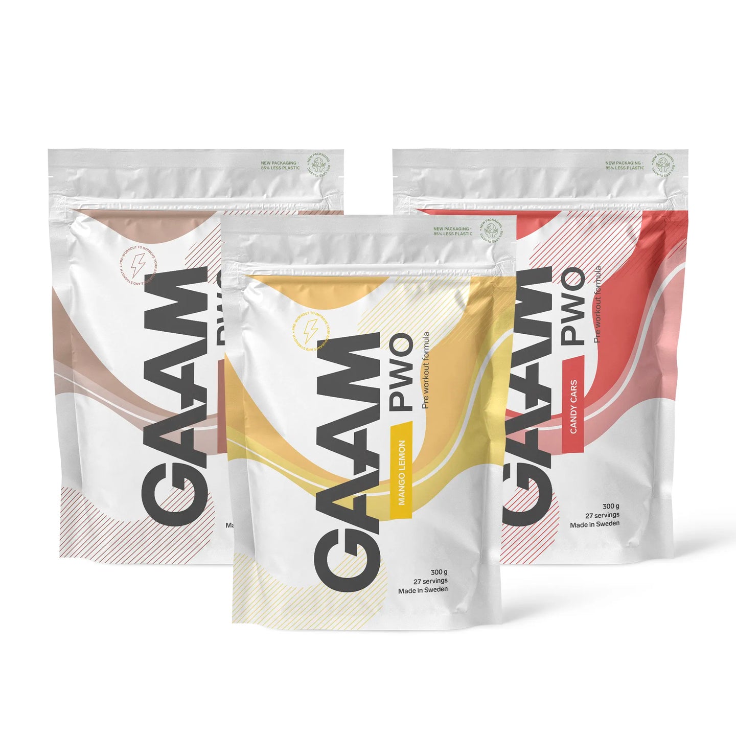 3 x GAAM PWO 300 g -tehonlisääjä kolmessa valkoisessa pussissa ruskeilla, keltaisilla ja punaisilla yksityiskohdilla.