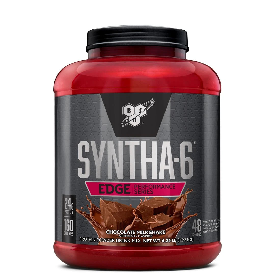 BSN Syntha 6 EDGE 1.92 kg -proteiinijauhe punaisessa purkissa mustalla etiketillä, makuna Chocolate Milkshake.