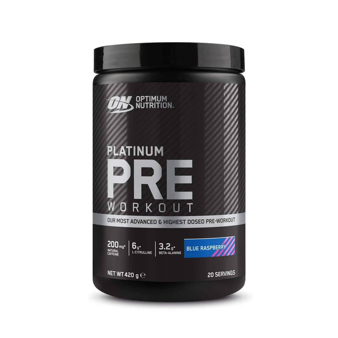 Optimum Nutrition Platinum Pre-Workout 420 g mustassa purkissa hopeisilla yksityiskohdilla, makuna Blue Raspberry.