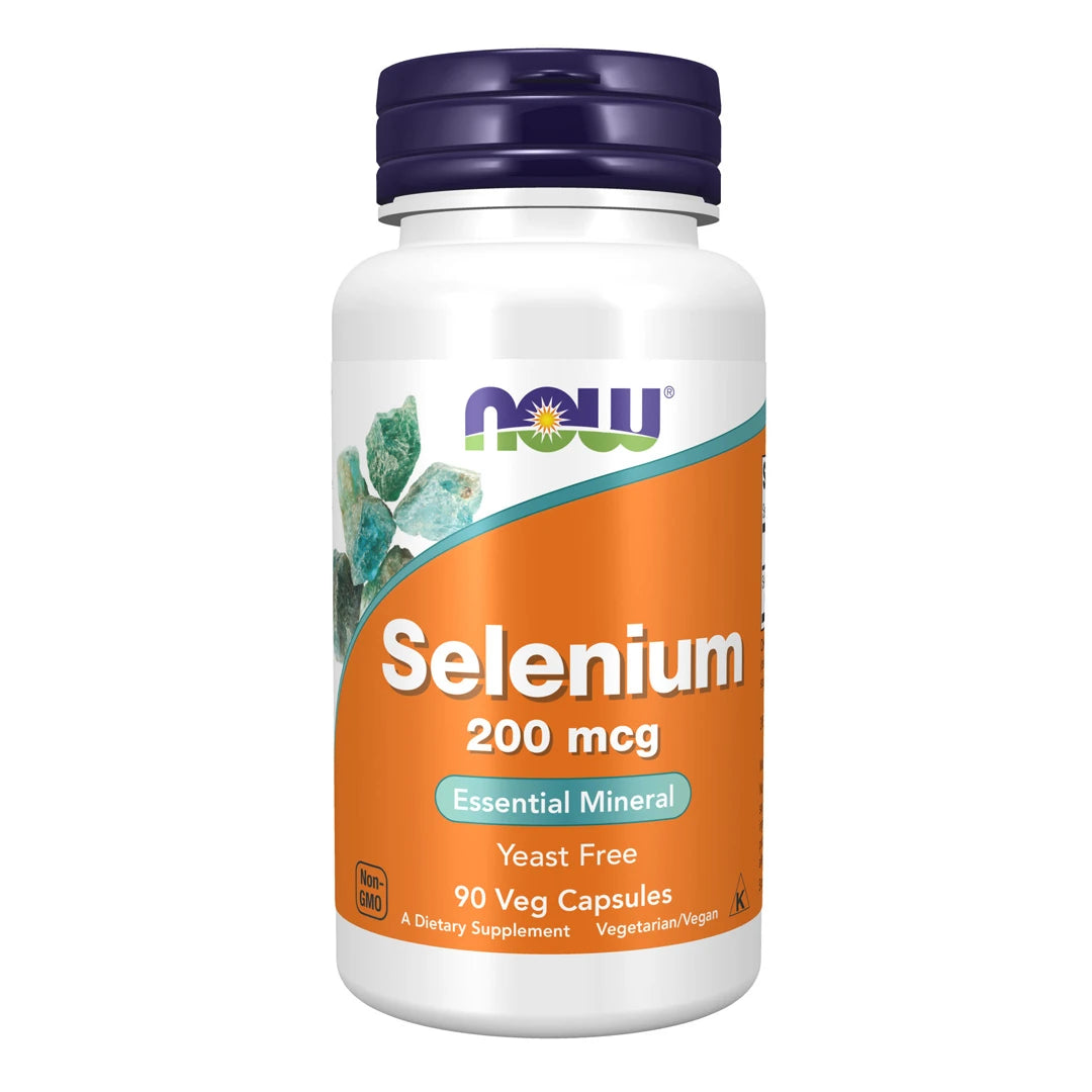 NOW Selenium 200mcg 90 vegkapslar -ravintolisä valkoisessa purkissa oranssilla etiketillä ja tummansinisellä kannella.