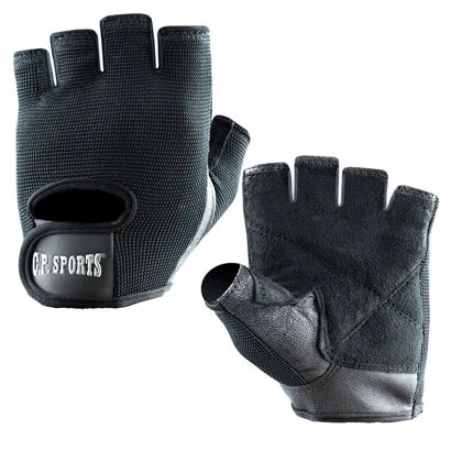 Mustat C.P. Sports Iron Glove Comfort Black -treenihanskat, joissa on pehmustettu kämmen ja tarrakiinnitys.