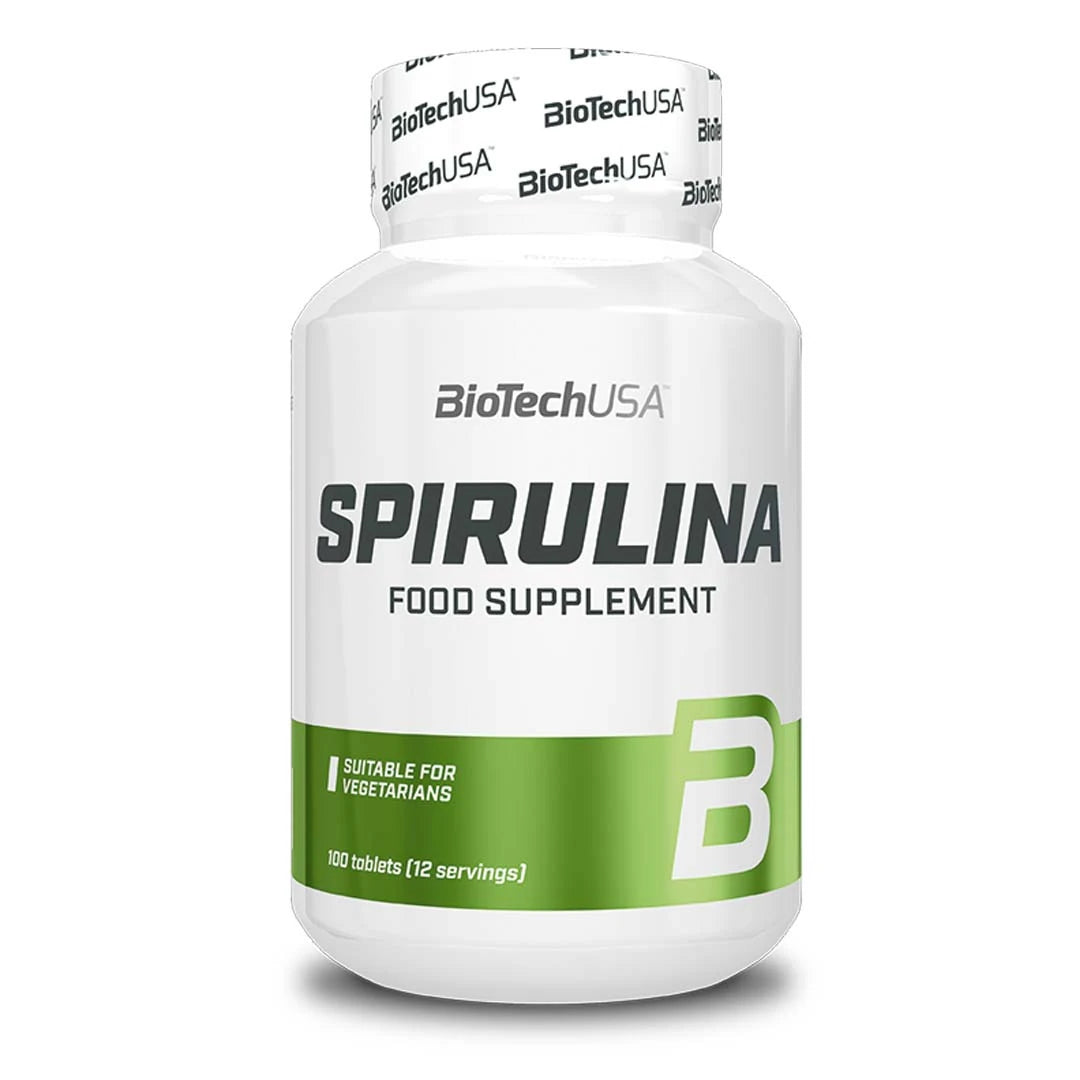 BioTechUSA Spirulina 100 caps -ravintolisä valkoisessa purkissa vihreällä ja harmaalla tekstillä.