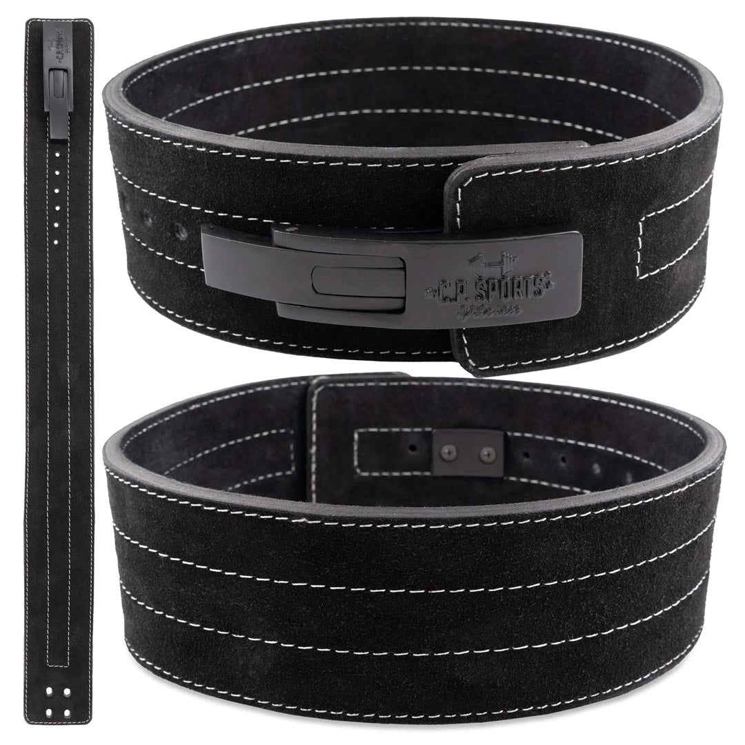 Musta nahkainen C.P. Sports Powerlifting Lever Belt Black -nostovyö, jossa on valkoiset tikkaukset ja pikalukko.