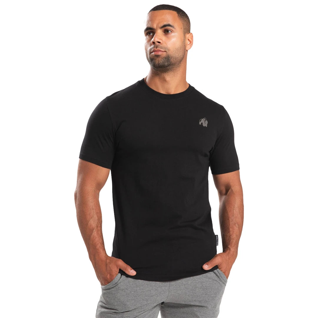 Miesmallin yllä musta ja mukava puuvillainen Gorilla Wear Oregon T-Shirt Black -treenipaita., kuva 2/8