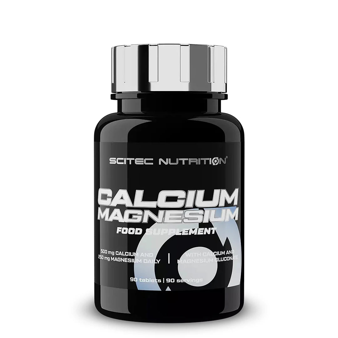 Scitec Nutrition Calcium-Magnesium 90 tabs -ravintolisä mustassa purkissa, jossa on hopeinen kansi.