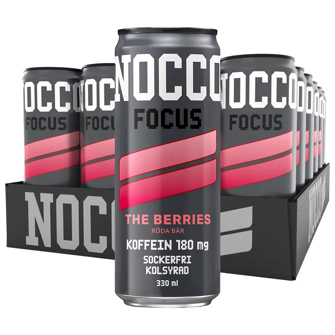 24 x NOCCO FOCUS 330 ml The Berries mustassa laatikossa, tummanharmaita tölkkejä vaaleanpunaisilla yksityiskohdilla.