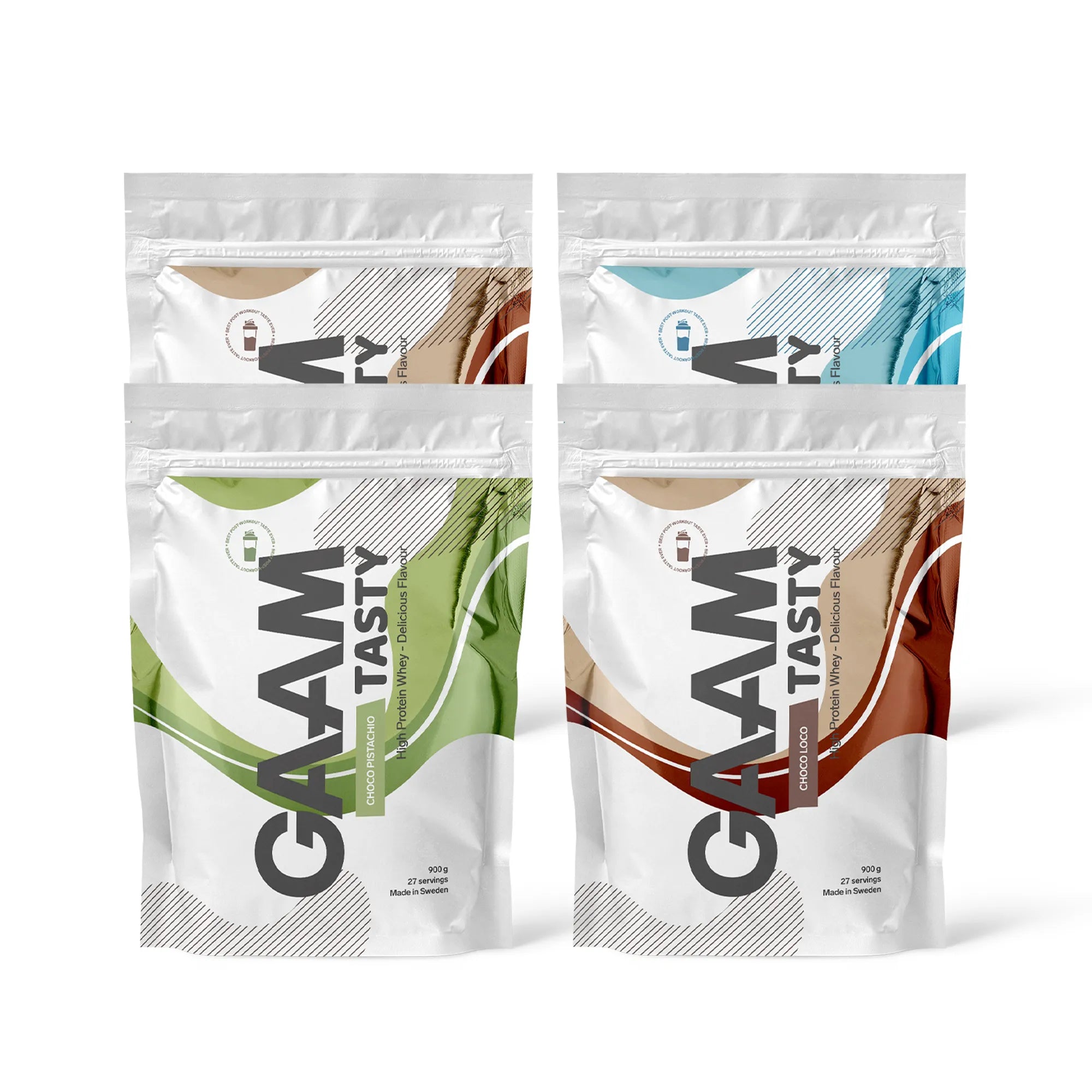 4 x GAAM Tasty Whey Proteinpulver 900 g neljässä valkoisessa pussissa, joissa on värikkäät aaltokuviot eri mauille.
