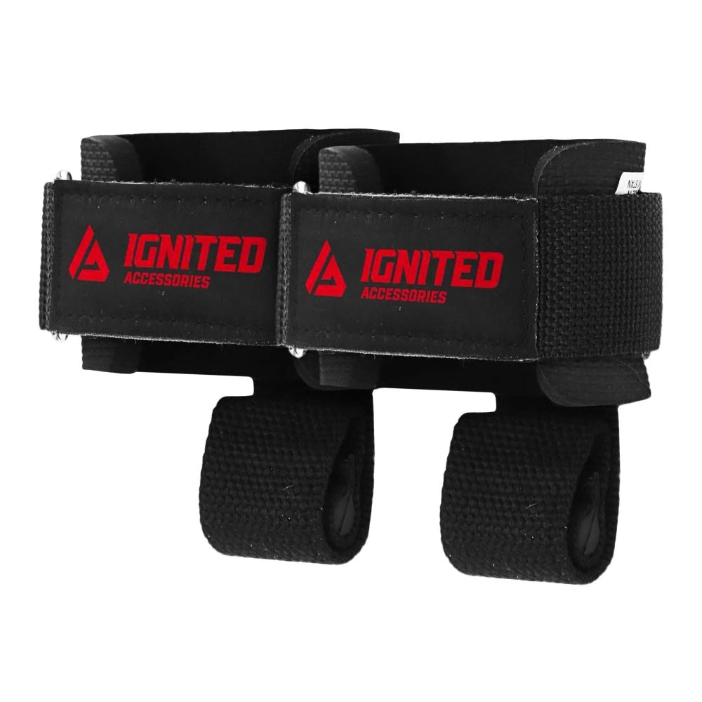 Mustat Ignited Supported Lifting Straps With Dowel Black -vetoremmit punaisilla yksityiskohdilla ja säädettävillä soljilla.