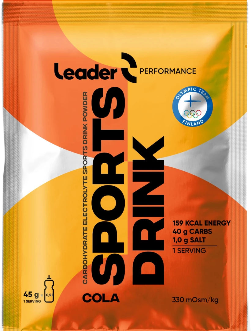 Oranssi ja hopeinen pussi Leader Performance Sport Drink 45 g -urheilujuomajauhetta, makuna Cola.