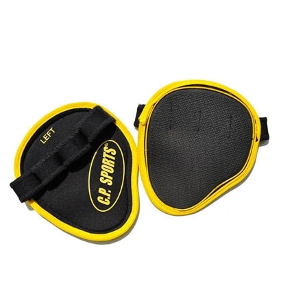 Mustat C.P. Sports Power Grips Pro Black/Yellow -treenikahvat keltaisella reunuksella ja kuvioidulla kumipinnalla.
