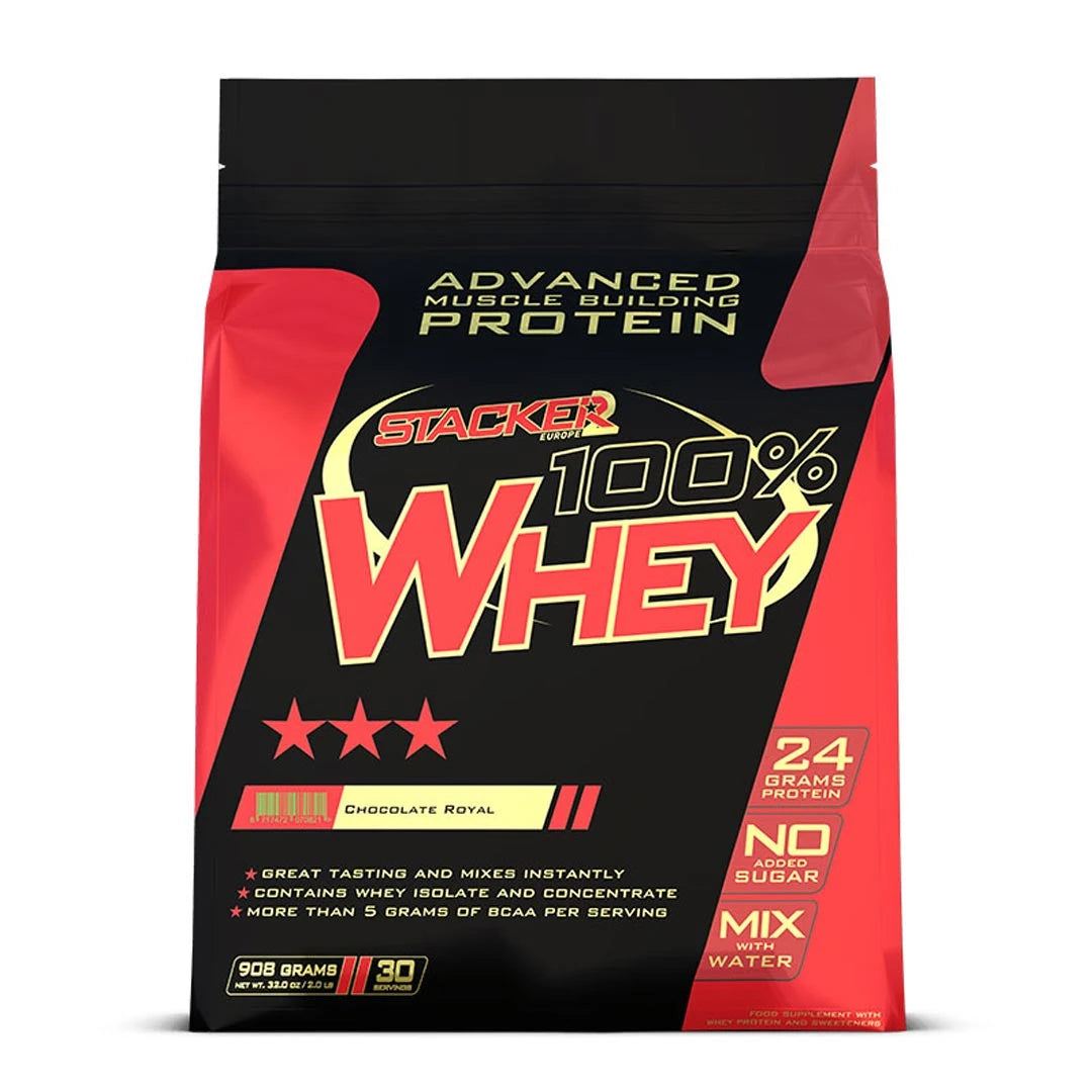 Stacker2 100% Whey 908 g -proteiinijauhe punamustassa pussissa, makuna Chocolate Royal.