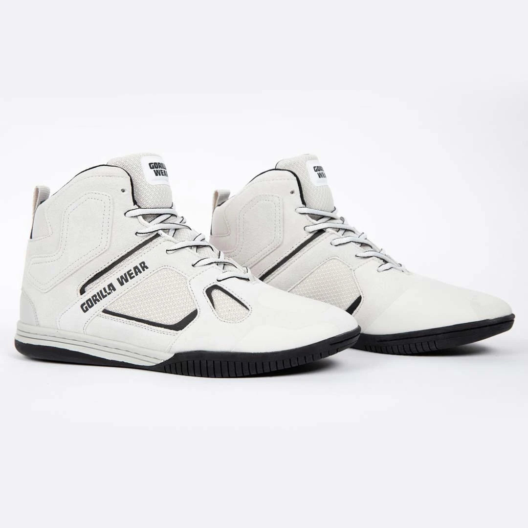 Gorilla Wear Troy High Tops White ovat valkoiset, korkeavartiset mokka- ja mesh-treenikengät mustilla yksityiskohdilla.