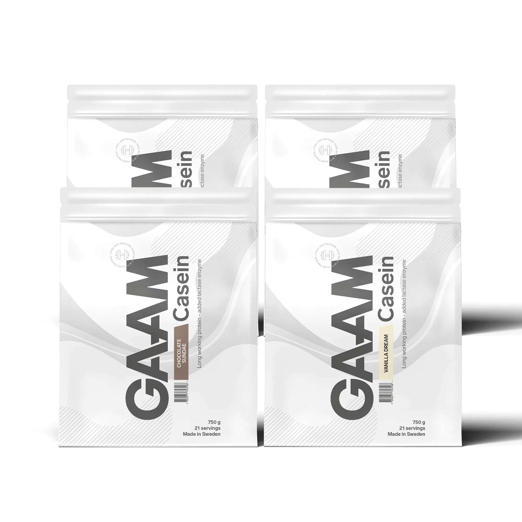 4 x GAAM Casein Kaseinprotein 750 g neljässä valkoisessa pussissa, joissa on harmaita yksityiskohtia eri makuvaihtoehdoille.