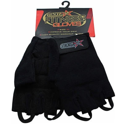 Mustat Stacker2 Europe Fitness Gloves -treenihanskat, joissa on puolikas sormimuotoilu ja säädettävä tarranauha.