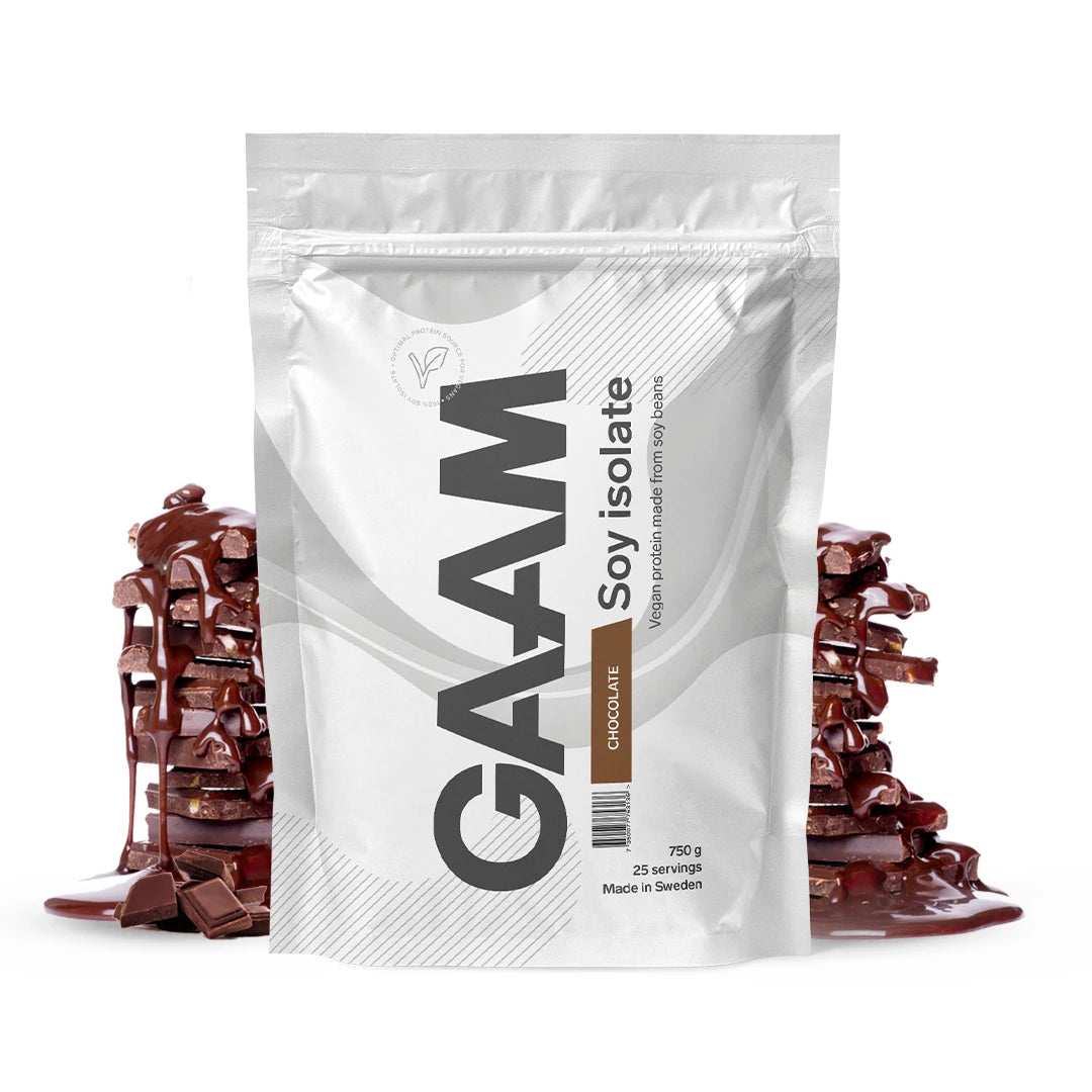 GAAM Soy Isolate 750 g -vegaaninen proteiinijauhe valkoisessa pussissa ruskeilla yksityiskohdilla, makuna Chocolate.