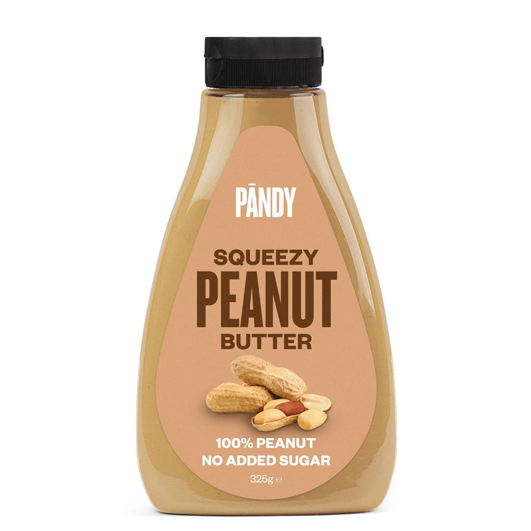 Pändy Squeezy 325 g -maapähkinävoi kätevässä puristepullossa, jossa on musta korkki ja maapähkinöitä kuvaava etiketti.