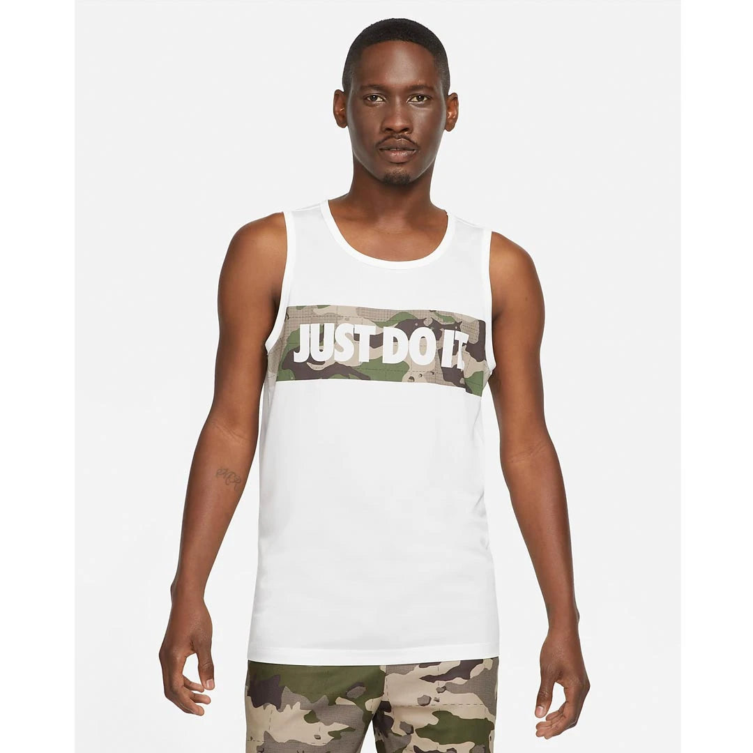 Nike Dri-FIT Tank Top White, ett vitt träningslinne med en stor Just Do It-logotyp och camo-detaljer på bröstet., kuva 2/2