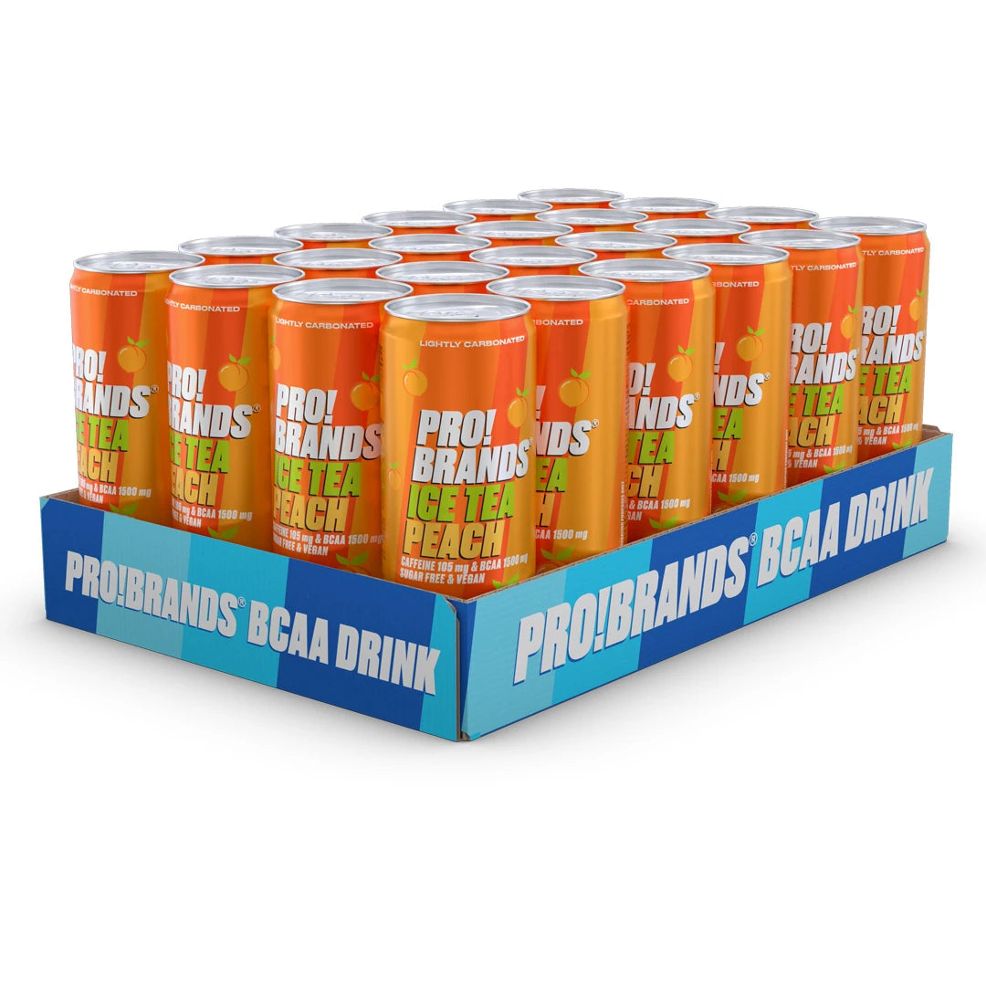 24 x Pro Brands BCAA Drink 330 ml Ice Tea Peach sinisessä laatikossa täynnä oransseja energiajuomatölkkejä.