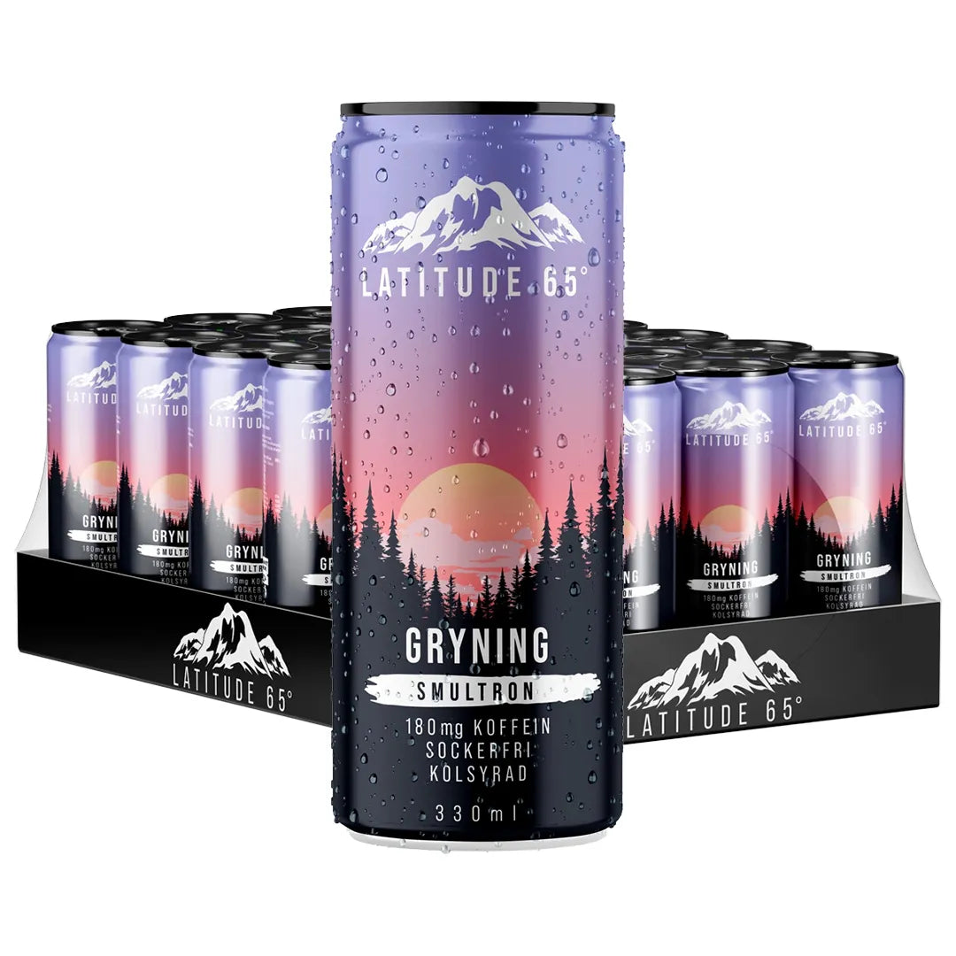 24 x Latitude 65 330 ml Gryning - Smultron mustalla lavalla, jonka liiloja tölkkejä koristaa auringonnousu kuusimetsässä.