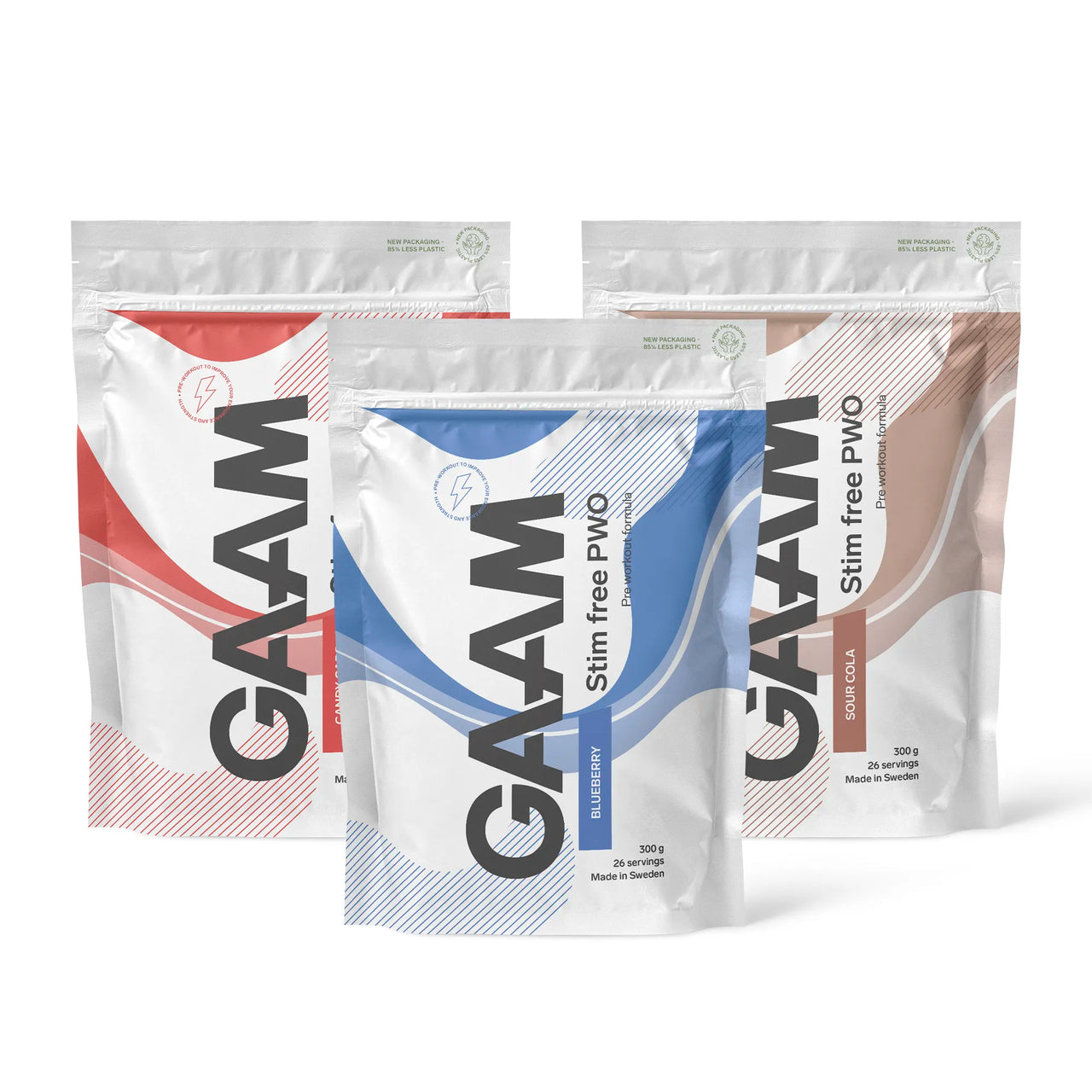 3 x GAAM Stim Free PWO 300 g kolmessa valkoisessa pussissa, joissa on sinisiä, punaisia ja ruskeita yksityiskohtia eri mauille.