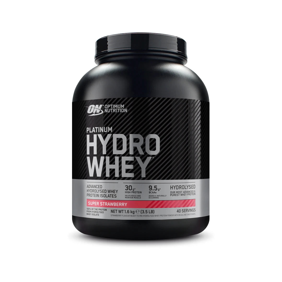 Optimum Nutrition Platinum Hydro Whey 1.6 kg -proteiinijauhe mustassa purkissa, makuna Supercharged Strawberry.