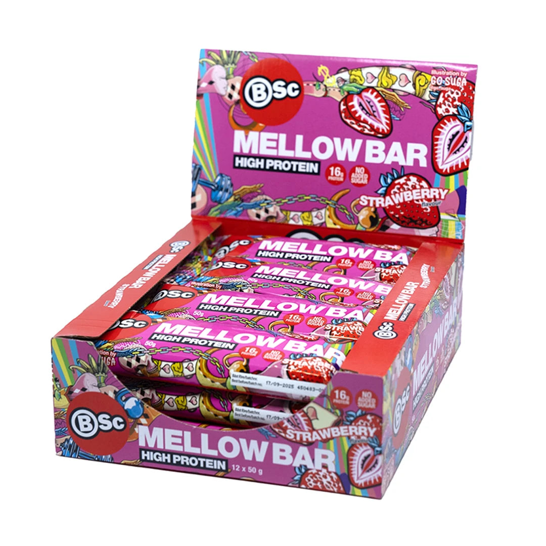 12 x BSc Mellow Bar 50 g Strawberry -proteiinipatukat värikkäässä vaaleanpunaisessa esittelylaatikossa.