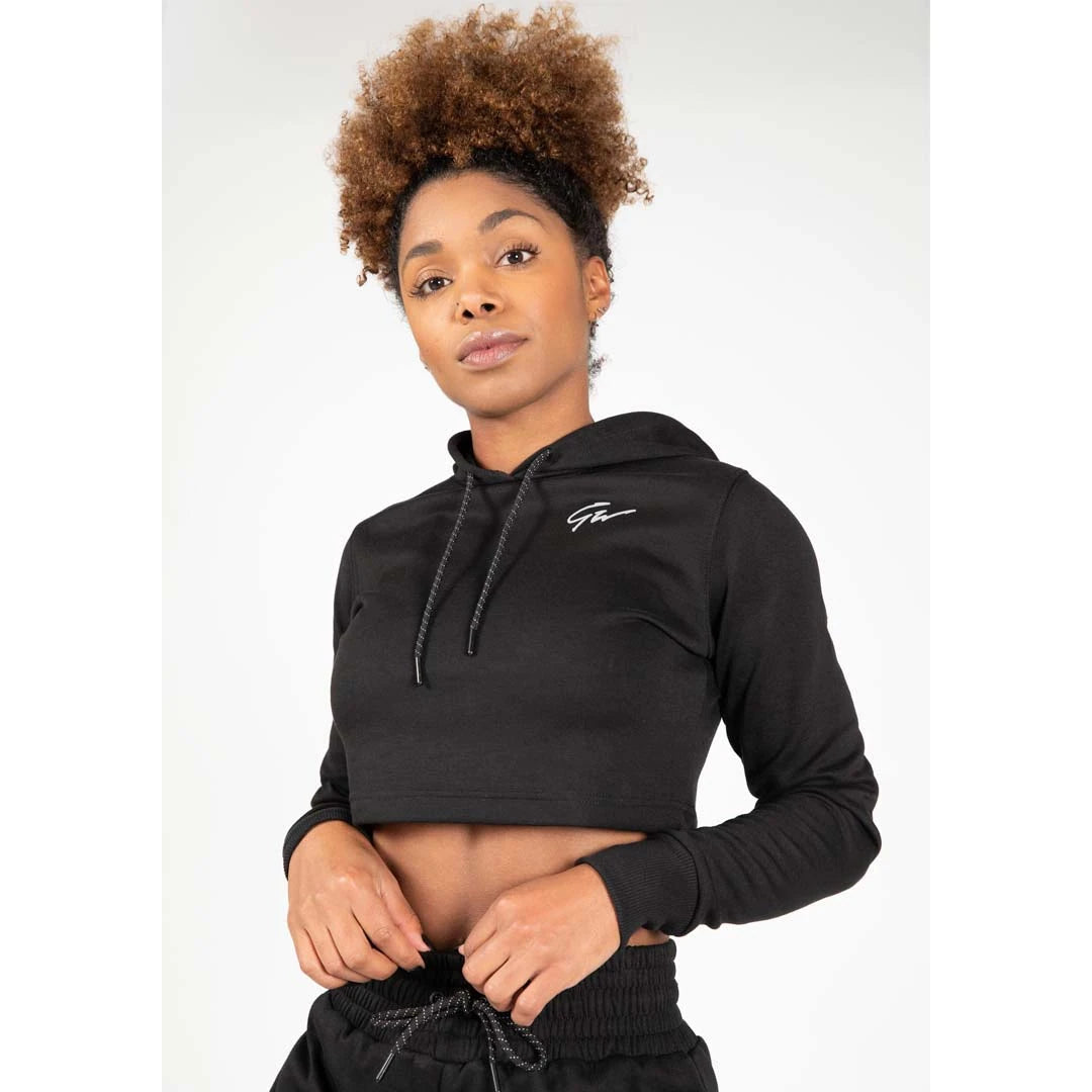 Gorilla Wear Pixley Crop Top Hoodie Black, musta lyhennetty slim fit -huppari kiristysnauhalla naisen yllä., kuva 2/5