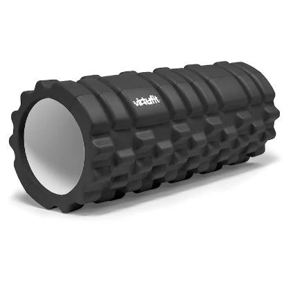 Musta, kuvioitu Virtufit Foam Roller 33 cm -putkirulla treeniin ja lihashuoltoon.