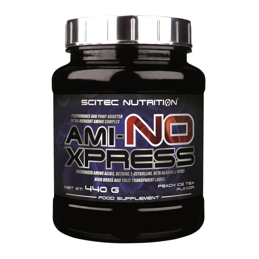 Scitec Nutrition Ami-NO Xpress 440 g -aminohappokompleksi mustassa hopeakantisessa purkissa, makuna Peach Ice Tea.